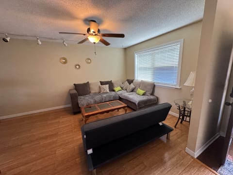 Entire Place 2Bed.1.5Bath