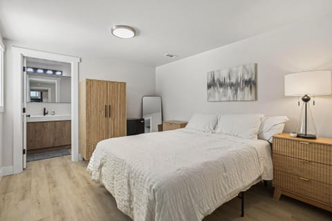 Newly remodeled living in Auburn! (id. 18642)