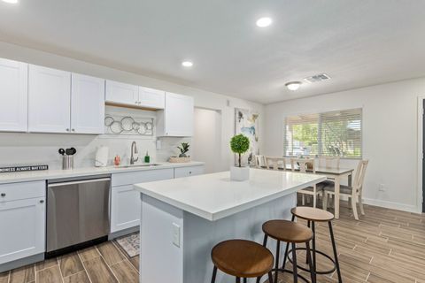 Downtown   Chandler area. Close to  stop, freeway, shopping .  Private Rooms in a Secure Home — Utilities, Wi-Fi & Cleaning Supplies Included! Responsive, Reliable, Owner-Managed Living Spaces. (id. 4998)