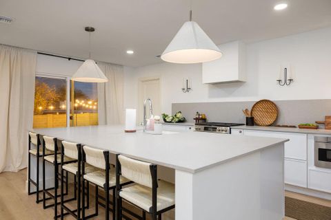 Claire Dr (id. 15015)