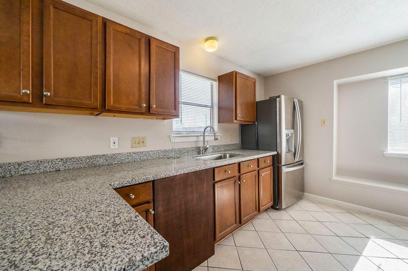 roommates in Undisclosed, Houston, TX 77053 Elite Host Updated Home with Spacious Yard, Near Parks, Restaurants & Easy Houston Access (id. 1025) - cirtru.com