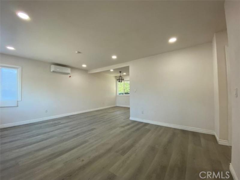 Private Room in 3Bed.1Bath