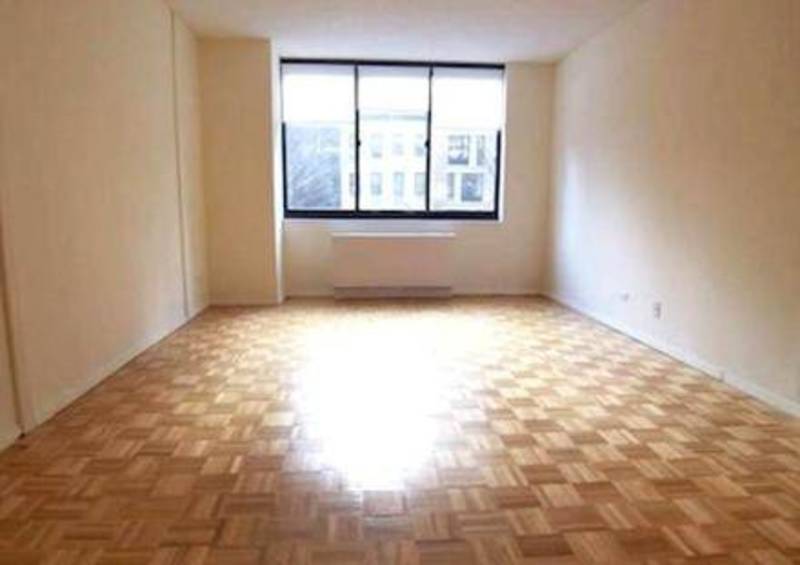 1BR/1BA in a 3BR/2BA High rise