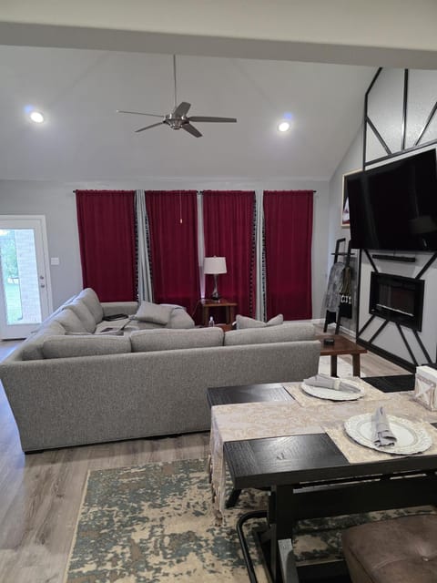 roommates in Undisclosed, Venus, TX 76084 Live in Venus (id. 39102) - cirtru.com
