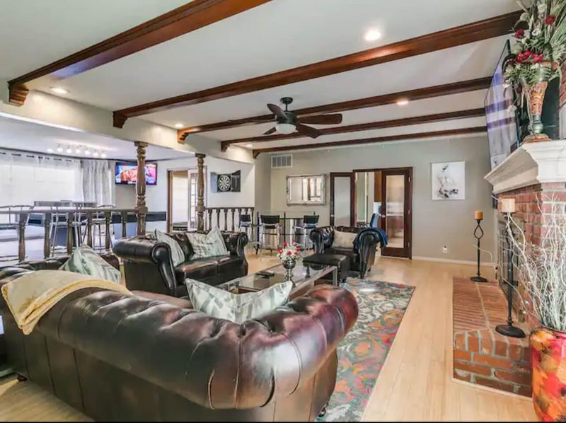 roommates in Undisclosed, Oklahoma City, OK 73122 Comfortable & beautiful home with Heated Pool & Hot tub (id. 9569) - cirtru.com