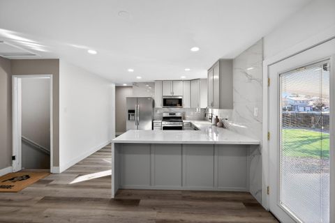 Spacious and newly remodeled Aurora Home. (id. 24330)