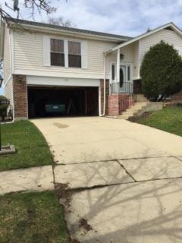 Looking for male or female roommate