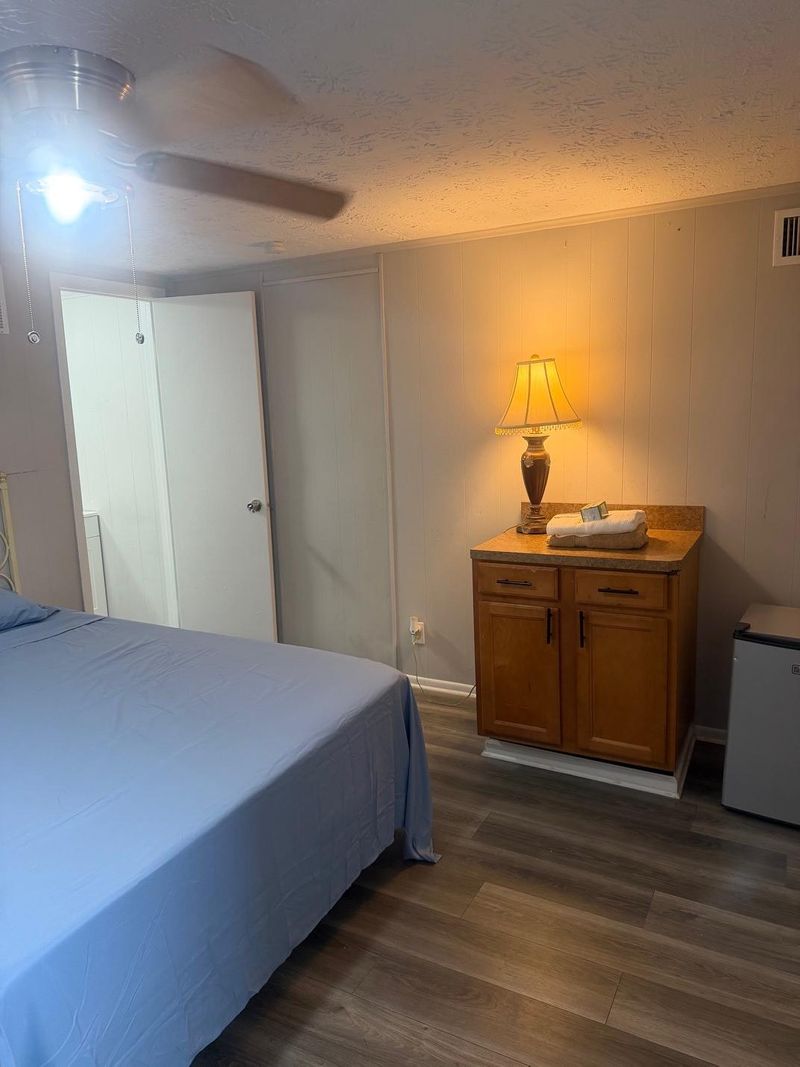 roommates in Undisclosed, Jacksonville, FL 32209 Mid-Westside Home, a 4 minute walk to transit stop Fairfax St. & 13th St. (id. 34466) - cirtru.com