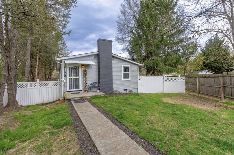 roommates in Johnson City Darling and private cottage. - cirtru.com