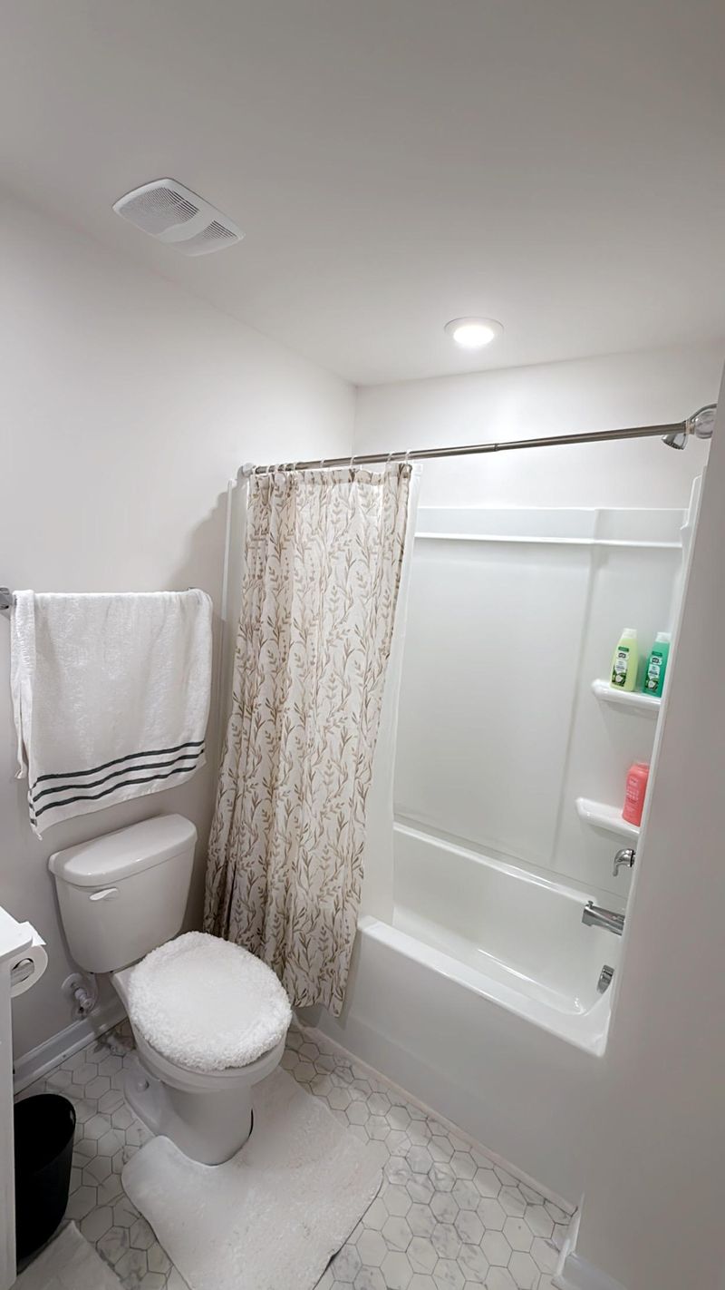 roommates in Undisclosed, Charlotte, NC 28216 Modern Co-Living Near Uptown Charlotte (id. 23042) - cirtru.com