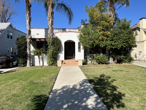 Entire Place - 3 Beds, 2 Baths