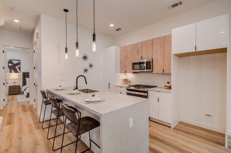 roommates in Undisclosed, Houston, TX 77021 South Side Home, a 4 minute walk to transit stop Old Spanish Trail @ Del Rio St (id. 31529) - cirtru.com