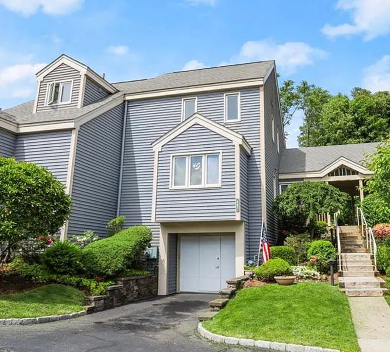 roommates in Peekskill Private Room in 2Bed.2Bath - cirtru.com