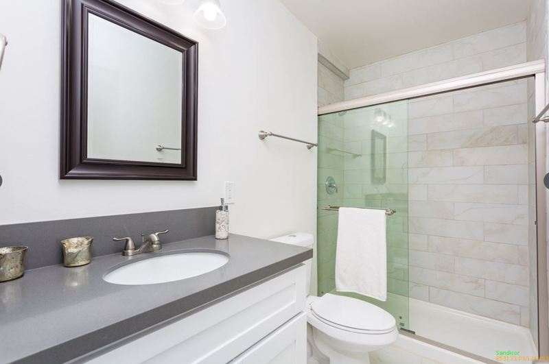 One bedroom + Private Area