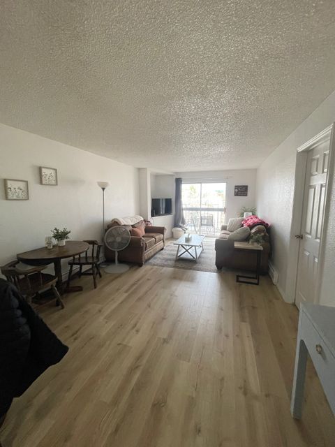 Private Room in 2Bed.1Bath