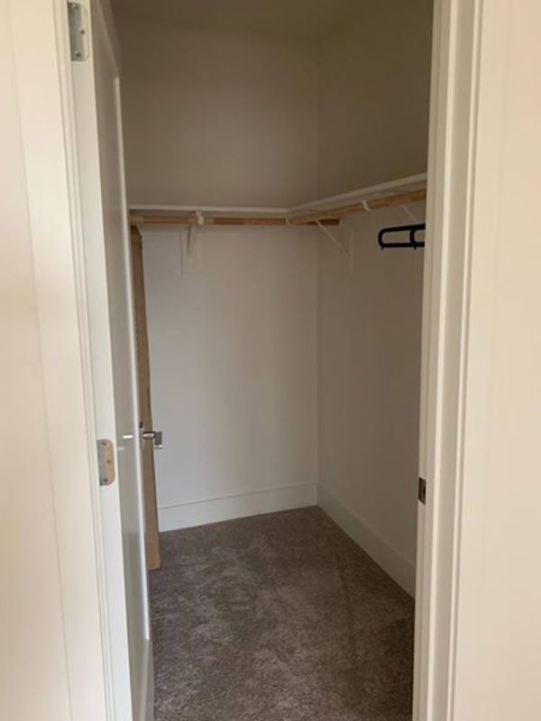 roommates in Newark Furnished Private bed room(Female) - cirtru.com