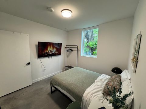 Downtown Austin - Cozy (id. 33578)