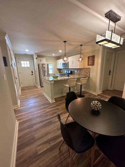 Live in Lawrenceville (id. 31586)