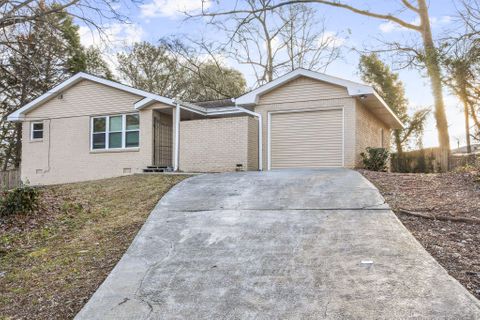 SUPERHOST!!! 4 mins from bus stop!! Newly-renovated & comfortable Jonesboro House with Dining area (id. 6379)