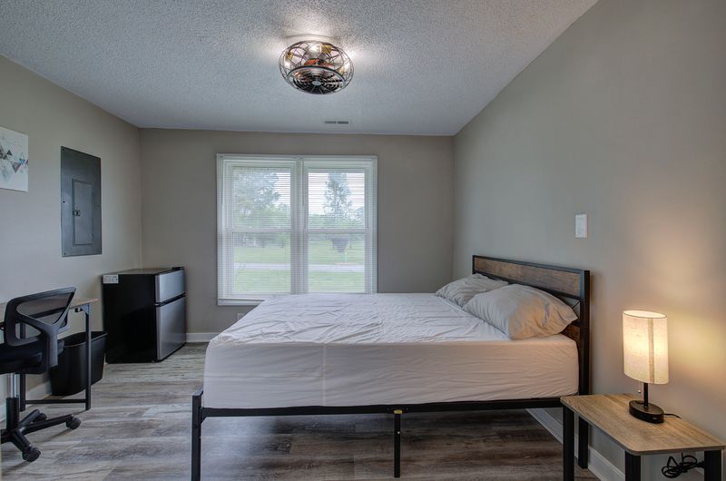 roommates in Adairsville Private Room in 8Bed.3Bath - cirtru.com