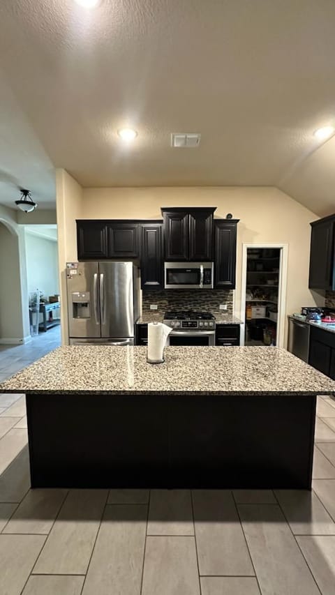Live in DeSoto (id. 36189)