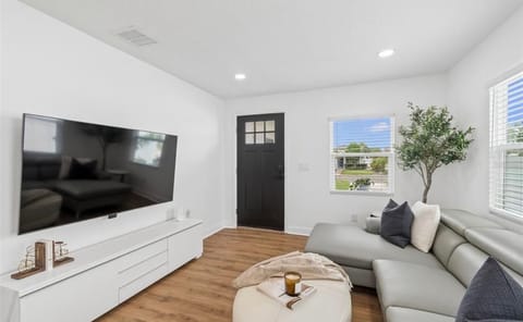 Entire Place 2Bed.1Bath