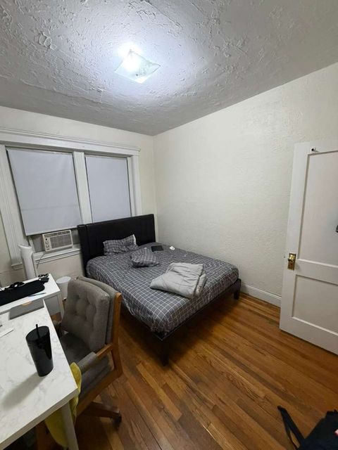 Private Room in 3Bed.1Bath