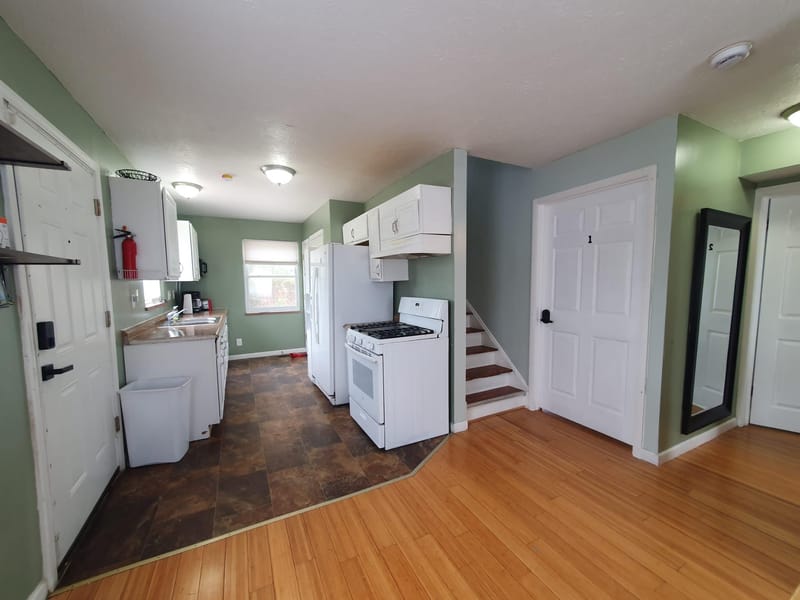 Homey & comfortable Cleveland House with Dining area (id. 7954)