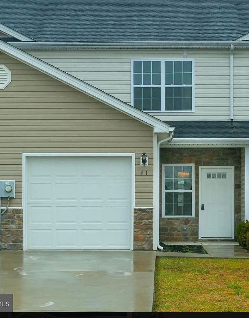 roommates in Bunker Hill Private Room in 3Bed.2.5Bath - cirtru.com