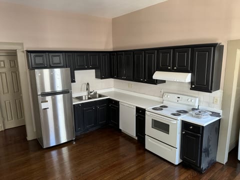 Entire Place 4Bed.3Bath