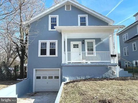 Newly-renovated & high-quality Brentwood House with Backyard (id. 13040)