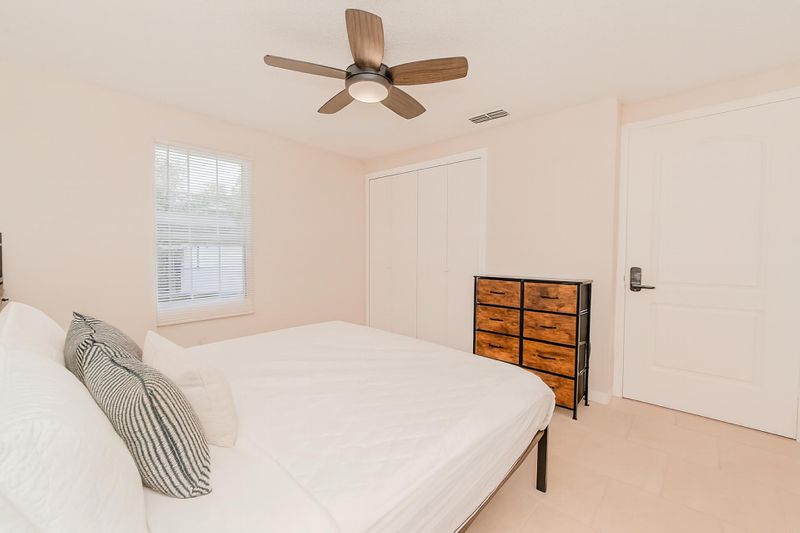 roommates in Undisclosed, Sanford, FL 32771 Sanford Home, Walking Distance to Stores, Public Transportation, & Downtown area! (id. 15234) - cirtru.com