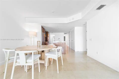 Private Room in 2Bed.2Bath