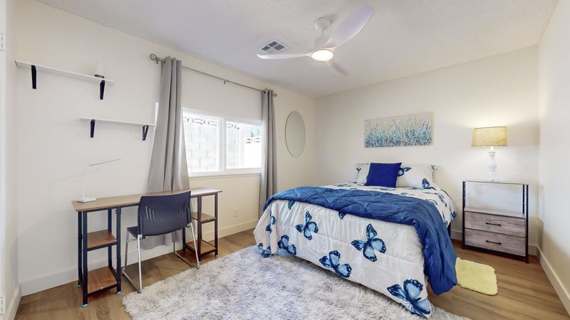 TOP HOST - Modern Las Vegas Co-Living w/ Stainless Steel Kitchen & Laundry — 10 Mins to Summerlin & Downtown (id. 6437)