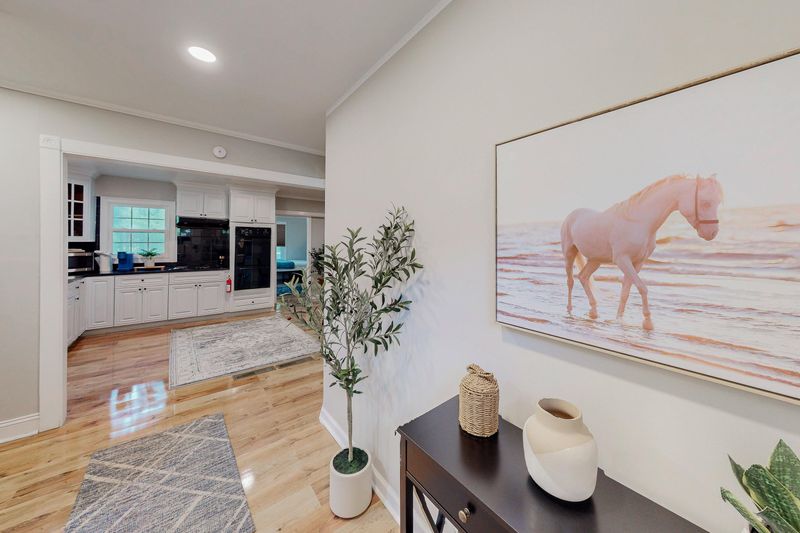 Very clean & newly remodeled Stone Mountain property with Smart TVs & mini fridges in every room! (id. 13036)
