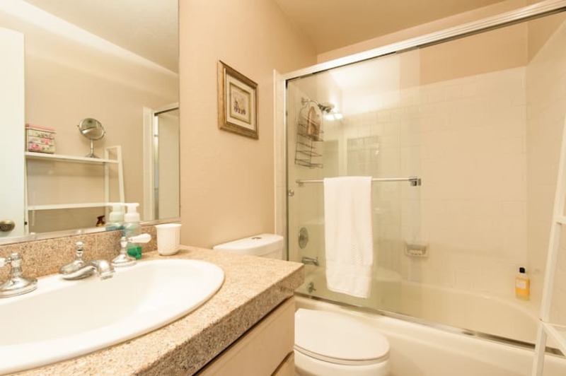 roommates in Mill Valley Private Room 3Bed.2Bath - cirtru.com