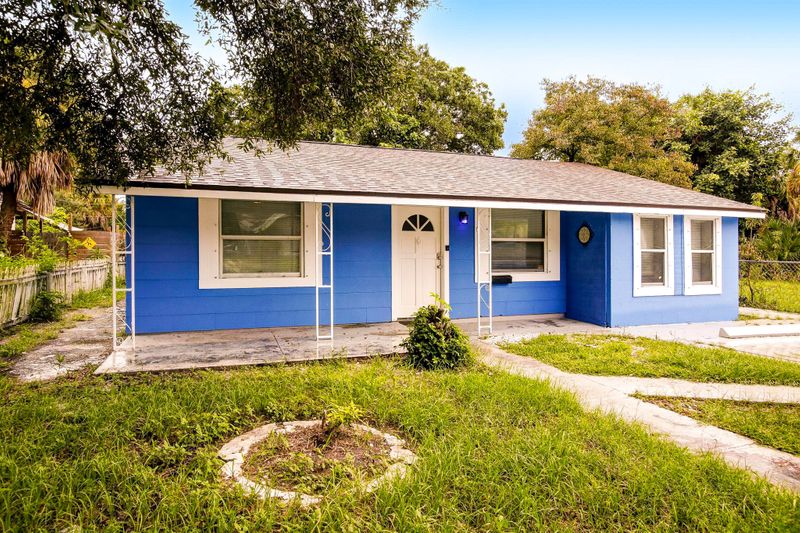 roommates in Undisclosed, St. Petersburg, FL 33711 Cozy & newly-renovated House in St. Petersburg (id. 1902) - cirtru.com