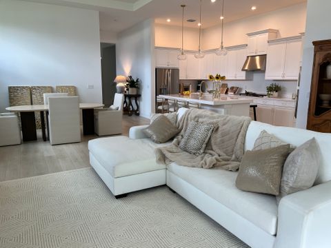 Private Room in 3Bed.3.5Bath