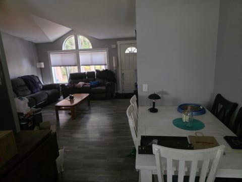 roommates in Bonney Lake Private Room in 3Bed.2Bath - cirtru.com