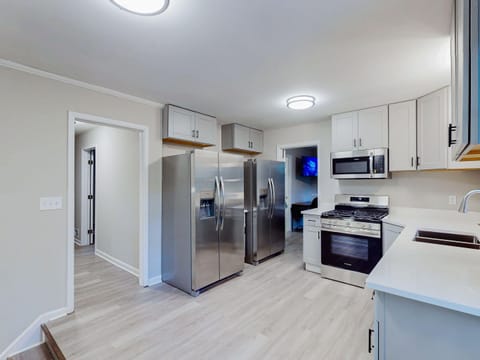 roommates in Undisclosed, Decatur, GA 30035 Quiet Snapfinger Split-Level  — Minutes to I-20, Kensington MARTA  & Stone Mountain  Video Tour Online (id. 41319) - cirtru.com