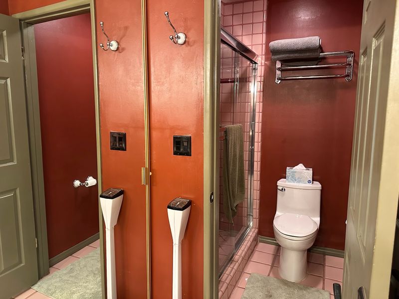 roommates in Tarzana Private Room in 3Bed.2.5Bath - cirtru.com