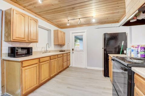 roommates in Undisclosed, Jacksonville, FL 32207 SuperHost Updated Jacksonville Home Near City Centers & St. Johns River! (id. 1673) - cirtru.com