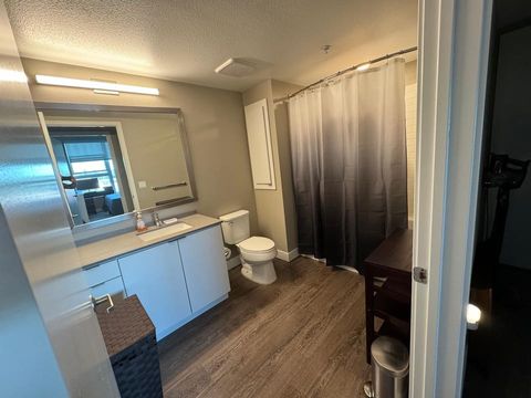 Private Room in 3Bed.3Bath