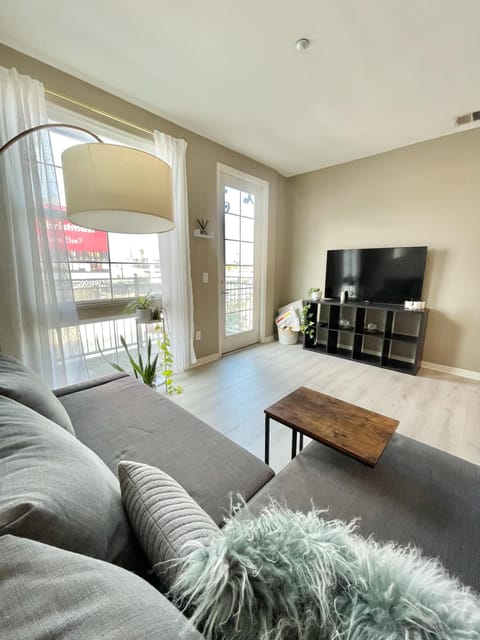roommates in San Diego Private Room in 2Bed.2Bath - cirtru.com