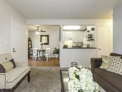 Private Room in 2Bed.1Bath
