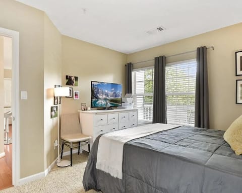 Private Room in 1Bed.1Bath