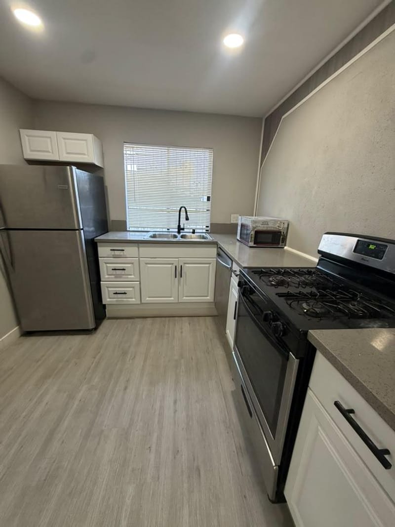 roommates in Undisclosed, Las Vegas, NV 89169 Live Near the Las Vegas Strip! (id. 36490) - cirtru.com