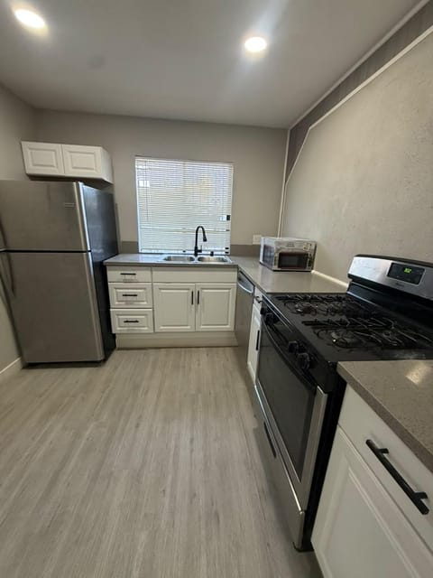 roommates in Undisclosed, Las Vegas, NV 89169 Live Near the Las Vegas Strip! (id. 36490) - cirtru.com