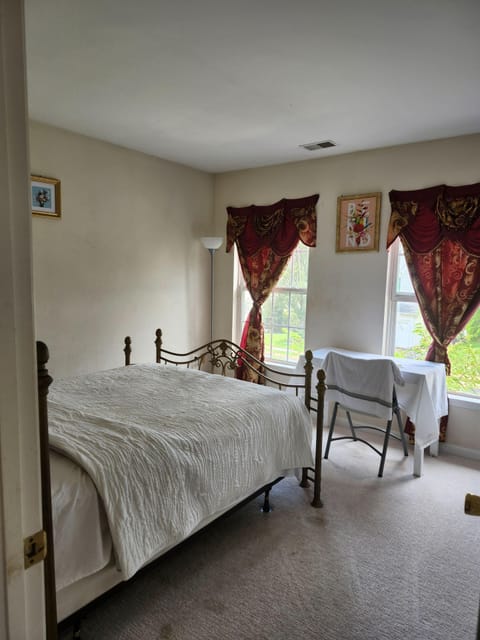 Comfort and Peace Home in Manassas Park (id. 43168)