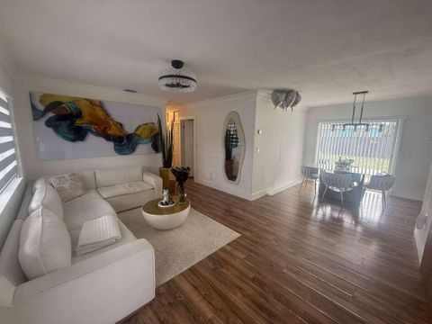 Live in Luxury House in Miami Gardens (id. 32561)